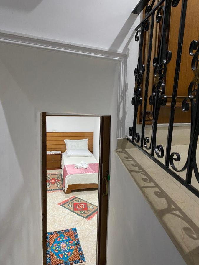 Yuri Guest House Gjirokastër Exterior foto