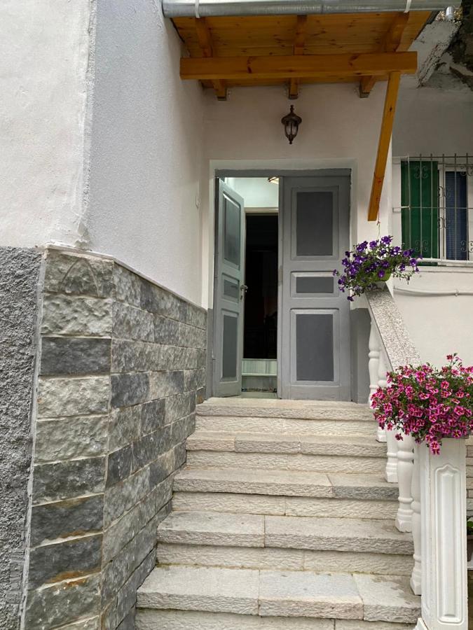 Yuri Guest House Gjirokastër Exterior foto